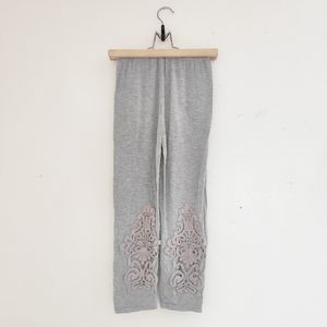 Lace insert capri leggings